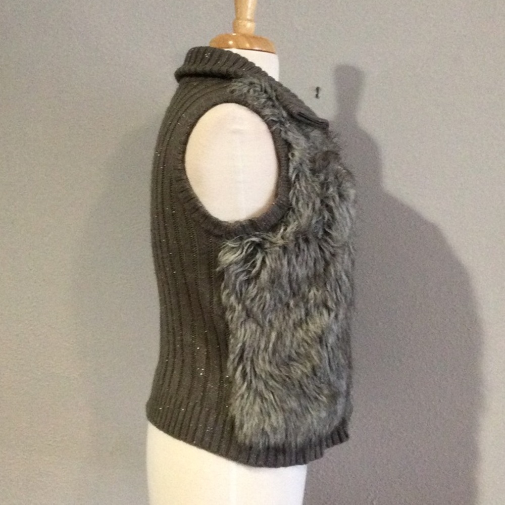 Justice Fuzzy Faux Fur Glitter Gray Full Front Zip Collared Vest 16 (Juniors) - Picture 6 of 16